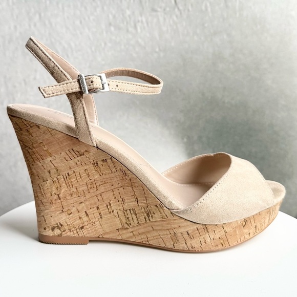 🌸CHARLES🌸 Lambert Wedge Sandals Size: 9.5M - Picture 4 of 14